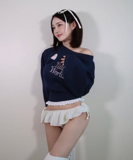 Retro heart patch sweatshirt (navy)