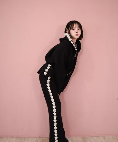 LW flower trim ruffle hoodie