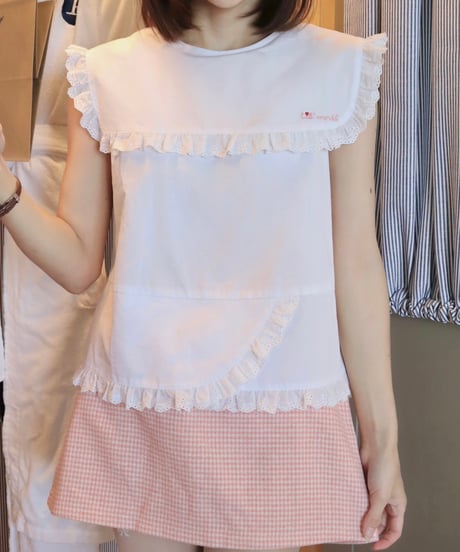 Ribbon embroidery frill blouse