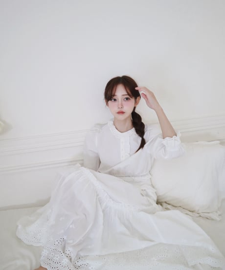 【予約販売】Daisy lace cropped blouse • Eyelet cotton skirt with ribbons