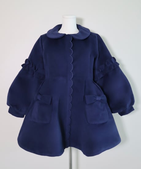 Scallope detail confection coat