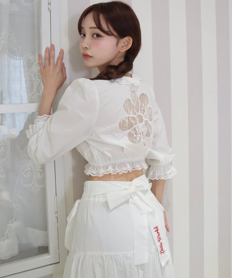 未使用☆Flower lace cropped blouse Buy Love & Roses Ivory Crew Neck Crochet Insert Embroidered 3/4
