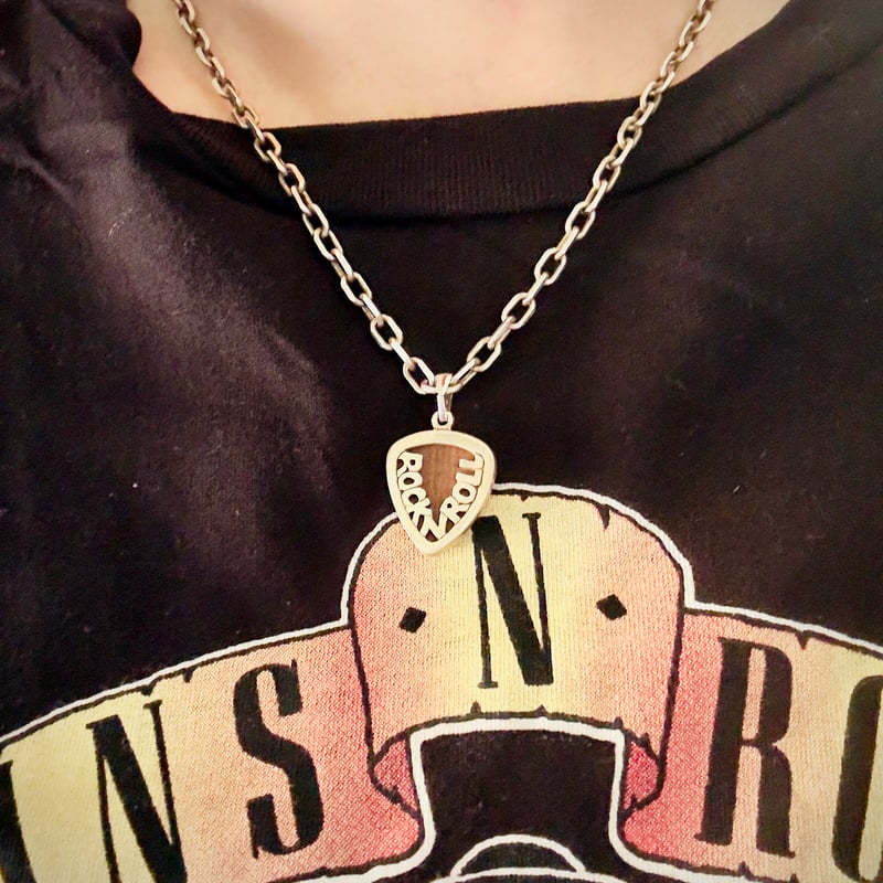 女性アクセサリーデザイナー「千」 ペンダントトップ 「Rock 