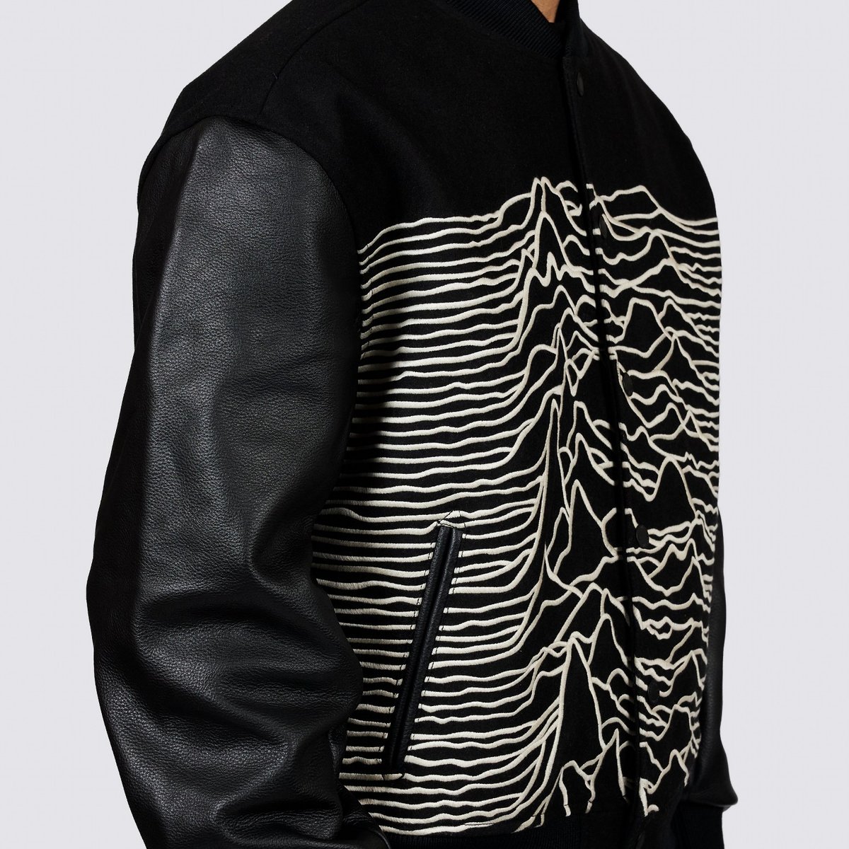 PLEASURES/プレジャーズ×JOY DIVISION/ジョイ・ディヴィジョン】UNKN