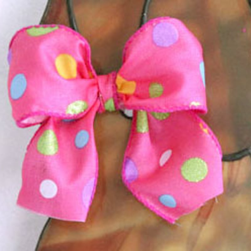 現品限り　ステンドグラス　リボンがかわいい　トイプードルのしっぽ振り掛時計 現品限り ステンドグラス リボンがかわいい トイプードルのしっぽ振り