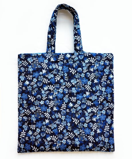 パッチワークの【マット2枚】【バッグ1個】＜いずれかが作れるソーイングキット＞ブルー(LIBERTY FABRICS)