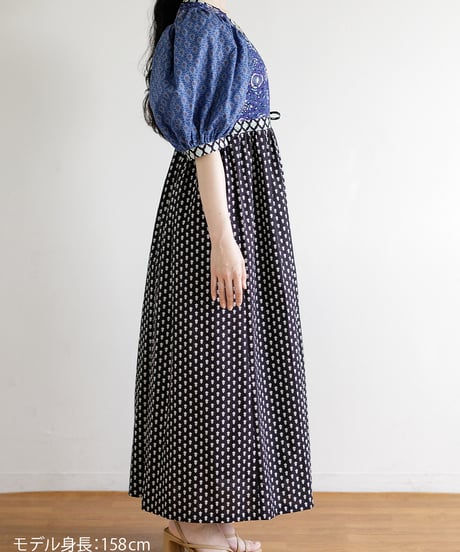 SOULEIADO【ボリューム袖のカシュクールワンピースキット】ブラックブルー