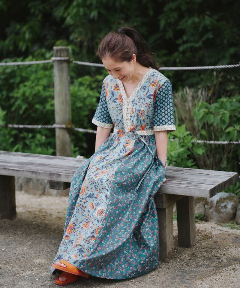 SOULEIADO ソレイアード ワンピース グリーン系 サイズ:36(9号) / クレープ プリント カシュクール ワンピース / 半袖 Vネック ロング フレア / トップス ドレス【レディース】【中古】【美品】【K4409】 SOULEIADO ソレイアード ワンピース グリーン系 サイズ:36(9号