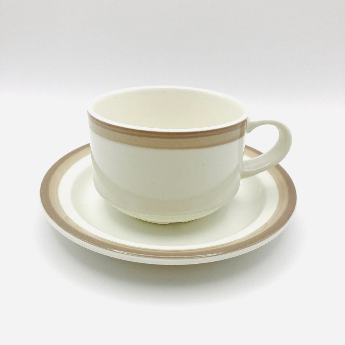 old arabia ୨୧ * ウサギちゃんと 蝶々の * カップ＆ソーサー