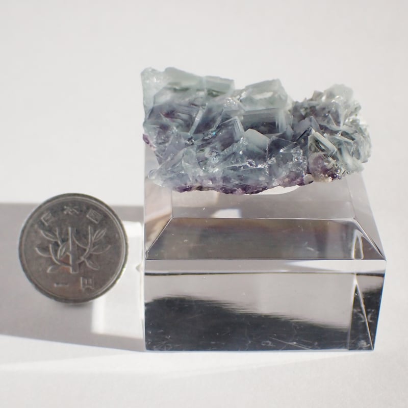 ヤオガンシャン☆ 宝石質ややダメージあり「露草色」ゾーニングフローライト 中国ヤオガンシャン産 ホワイトゾーニング フローライト ミニ