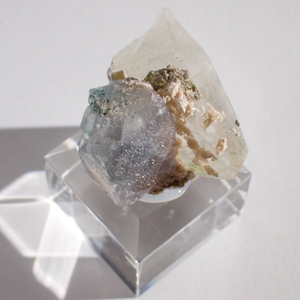 広西チワン族自治区産 フローライト結晶 水晶共生 | 今林商店