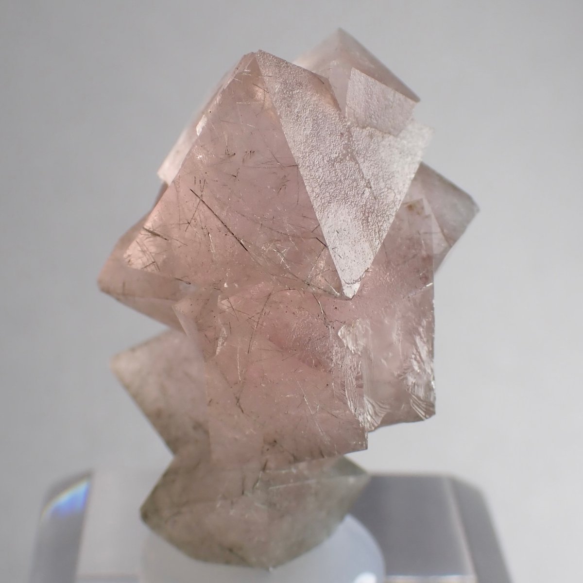 260 中国 内モンゴル産 八面体フローライト 内モンゴル産八面体フローライト/Octahedron Fluorite