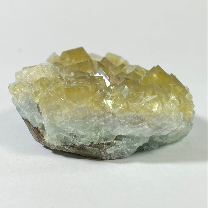 099 中国 貴州省産 イエローバライト 124g 中国 浙江省産 イエローフローライト – 天然石ハッピーギフト