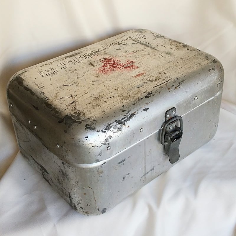 アルミの救急箱(ハンガリー) アンティーク | ZAKKA Polku