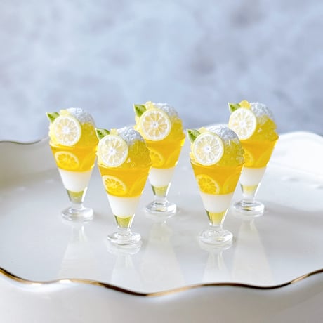 甘酸っぱいレモンパフェとレモンケーキ/ピアスorイヤリング
