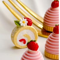 苺のロールケーキとモンブラン/ピアスorイヤリング