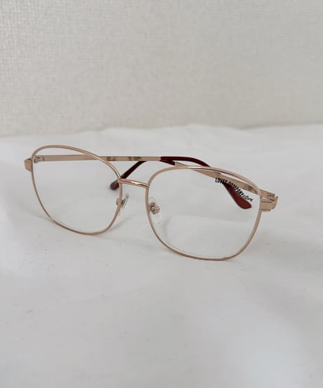 LOVES reading glasses