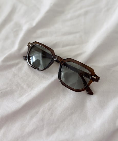 LOVES Classic Square Sunglasses