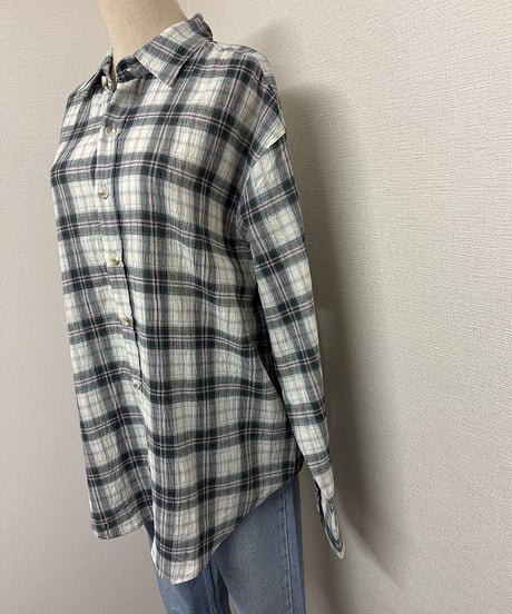 LOVES check shirts