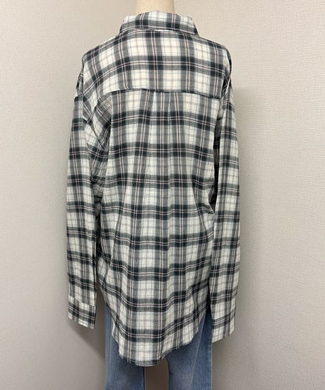 LOVES check shirts