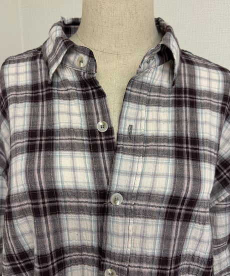 LOVES check shirts