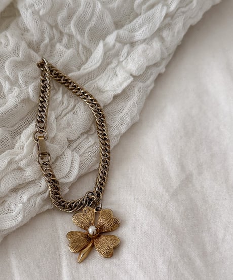 flower chain bracelet