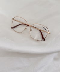 LOVES reading glasses