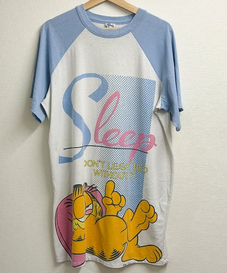 Garfield sleep tee op