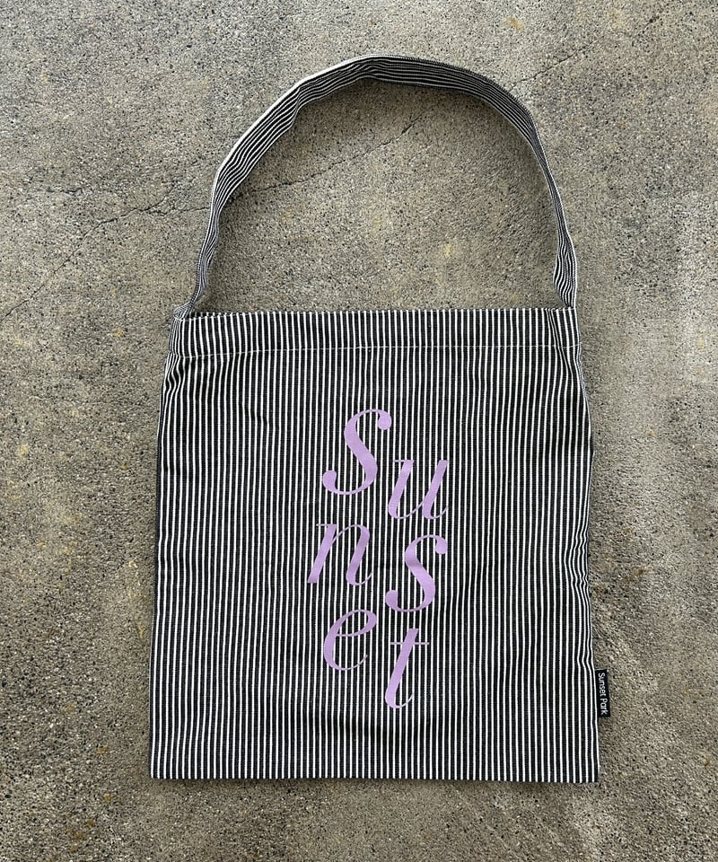 良品 クレージュ ハンドバッグ 腕掛け キャンバス ブラック系 ストライプ ロゴ 良品 クレージュ ハンドバッグ 腕掛け キャンバス ブラック系