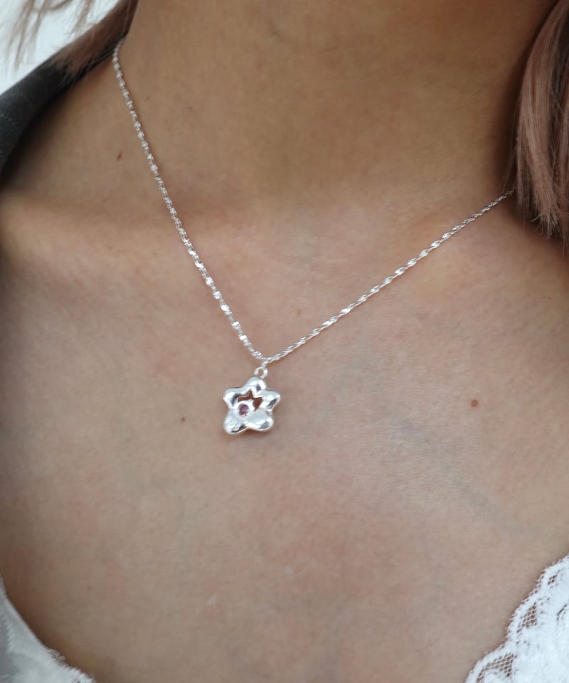 新品 Distorted flowers ネックレス あいみょん着用　フラワー 新品 Distorted flowers ネックレス あいみょん着用 フラワー