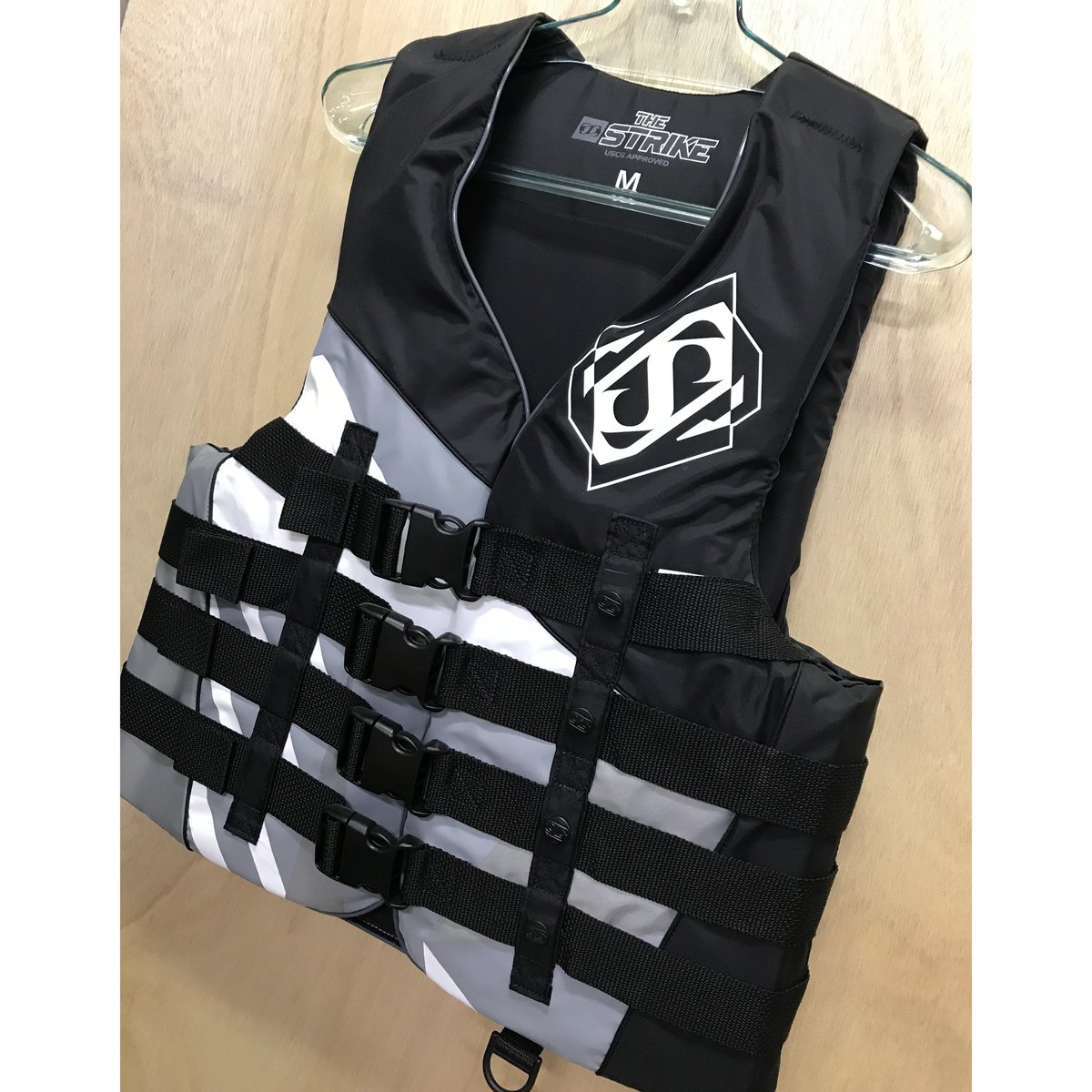 JETPILOT ブラックライフジャケット JETPILOT ジェットパイロット ライフジャケット セール 30%オフ