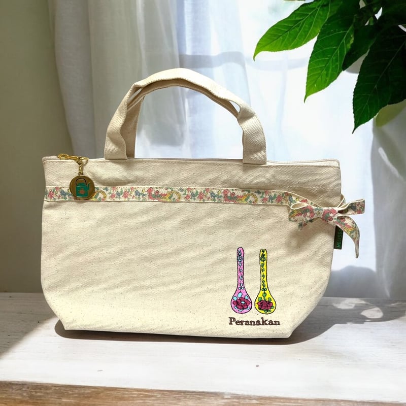 スプーン柄】プラナカン刺繍リボン付きミニトート | メリッサ雑貨