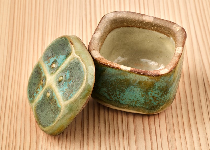 香合・オーグスヤ（沖縄・読谷・横田屋窯・知花實） | ヒビノ