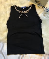 今日はアイスクリーム屋さんに行きますin paris🍨Burberry original check tank top🎽
