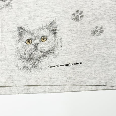 rel・e・vant products CAT TEE #79