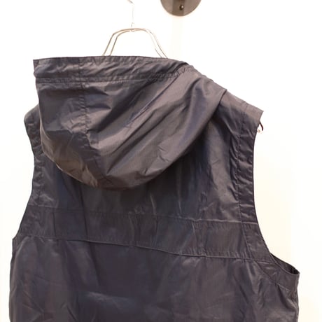 00’ GAP nylon vest