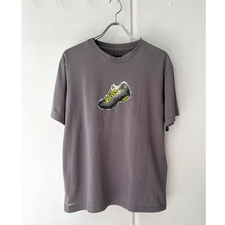 00s NIKE Pixel Sneaker Grahic Tee
