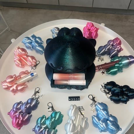 USA-CHANS LIP HOLDER(S)