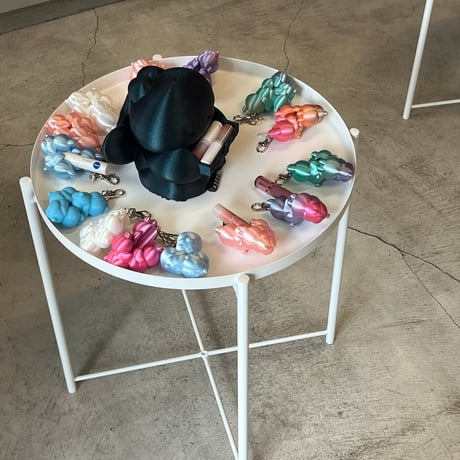 USA-CHANS LIP HOLDER(S)