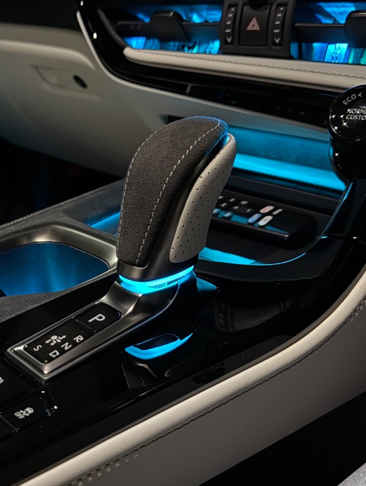 レクサスRX/NX　シフトイルミ　スタンダードノブ用　(年次改良後モデル向け) RX/NX シフトイルミforスタンダードノブ用（年次改良後モデル&KINTO