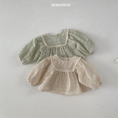 bebeholic ローズフリルブラウス