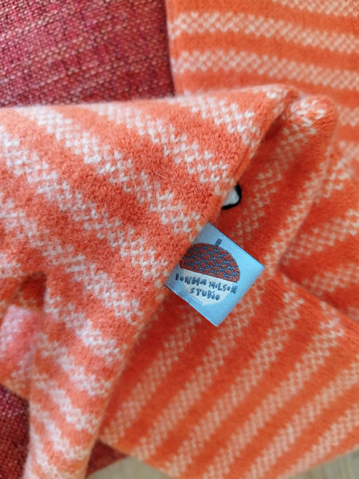 Donna Wilson】ねこのジンジマフラー｜スコットランド製ラムウール100