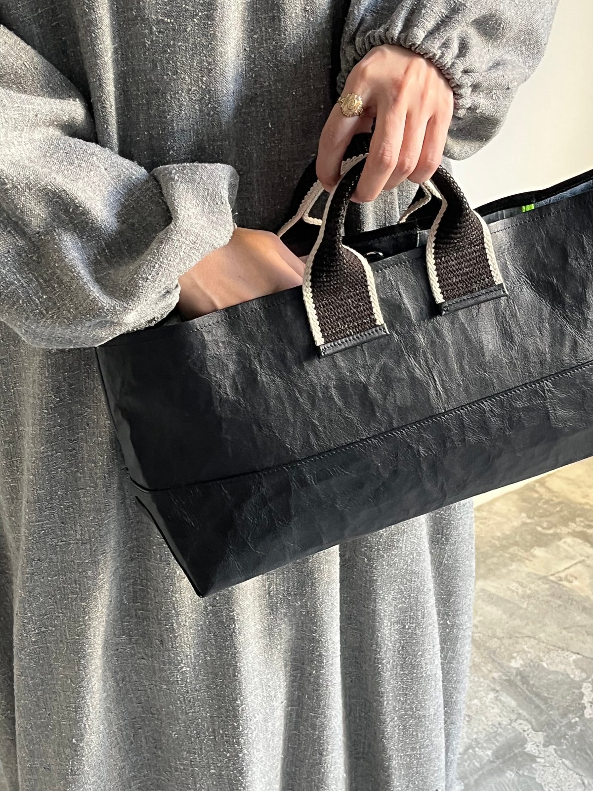brochure dyneema製ビッグトートバッグ新品未使用 SENTI dyneema totebag | CLOAK EST.2024
