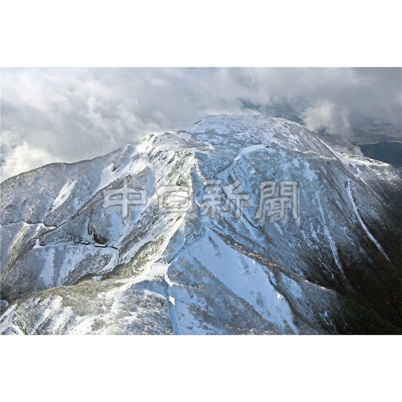 冬の息 伊吹山初冠雪（A3） | 中日新聞フォトサービス 写真販売サイト