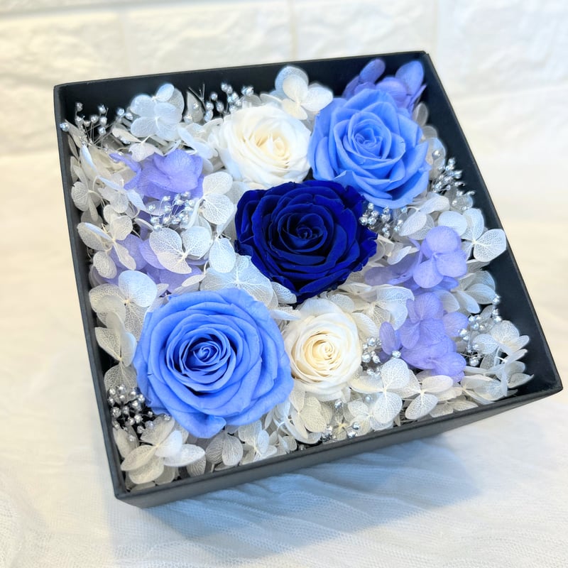 プリザーブドフラワーBOXアレンジ大ꕤ*。 | ‪‬Luana_mako