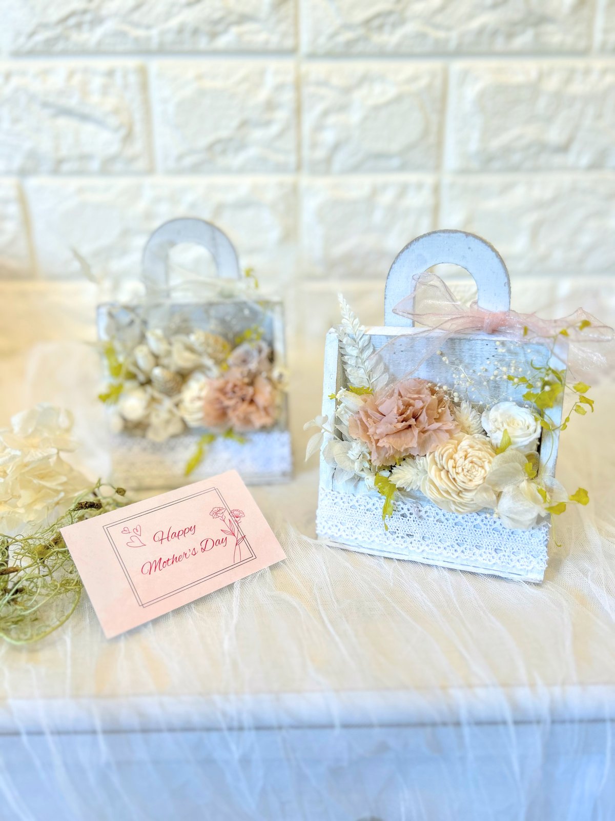 プリザーブドフラワー♡羊さんのウッドジョッパーズアレンジ プリザーブドフラワー♡羊さんのウッドジョッパーズアレンジ