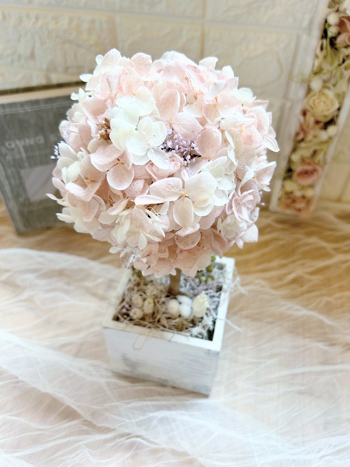 sale～♪ナチュラル✨ドライフラワー紫陽花トピアリー風壁飾り♪(スタンド両用) sale～♪ナチュラル✨ドライフラワー紫陽花トピアリー風壁飾り