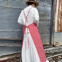 "肩の凝らないエプロン"うしろ結びタイプ【赤ギンガムチェック】