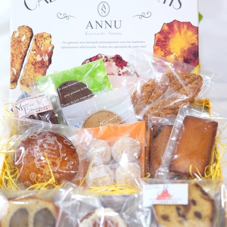 焼菓子詰め合わせ　アンヌ特製季節のコレクションボックスギフト　包装紙掛けまたはリボン(熨斗紙サービス)