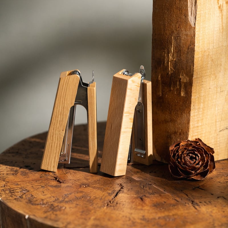木のホッチキス 樹種：クリ（原産地：飛騨地域／天然木